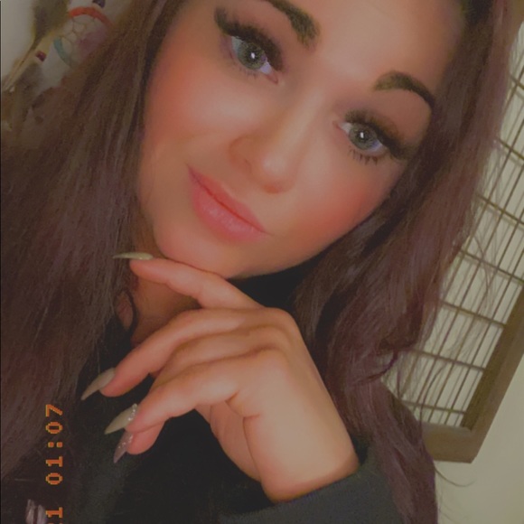 Meet your Posher, Colleen - Picture 1 of 1